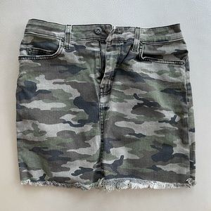 Carmar size 27 camo skirt